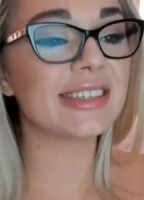 SUBMISSIVELEXI / LEXI REIGN