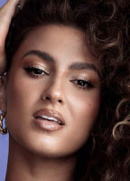 TORI KELLY
