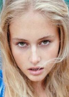 ZOE HELENA