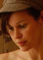 AMANDA SWAN