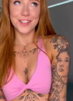 LITTLE-MISS-RED