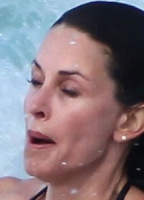 COURTNEY COX NUDE