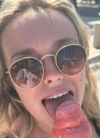 IZZY HAMMOND