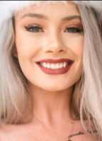 OLIVIA KROSS
