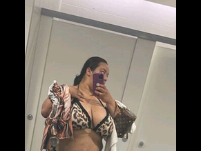 LILA BOMBAZ
