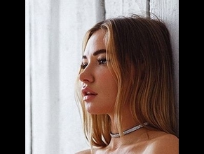 HOT YULIA
