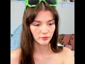 ZOE VEE
