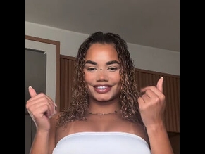 KAROLYNE585
