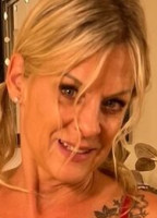 HOTWIFEHOLLY71