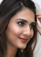 VAANI KAPOOR NUDE