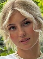 ELENA ZOE