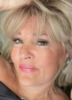 LESLEY BANKS