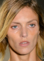 ANJA RUBIK