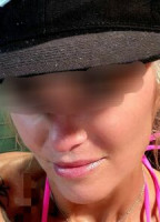 HOTBLONDEQOS