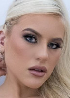 CHLOE VERHAGEN