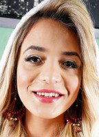 YASMINE DE CASTRO