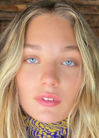 MADDIE ZIEGLER NUDE