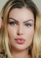 KENIA MAGNUS