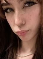 SMALLGIRLSYLVIA