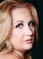 HOLLIE BERRYYYYYYY