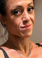 STRONG_BRUNETTE