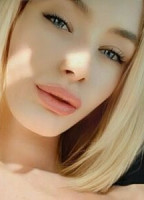 BLONDE_ANNA