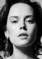 DAISY RIDLEY NUDE