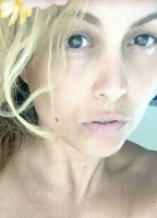 GLORIA VELEZ