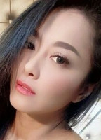 THAI MODEL CHAMPAGNE