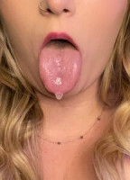 PEACHYINWONDERLAND