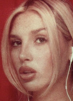 GIGIGRACEE1