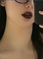 QIAONIUTT NUDE