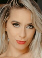 TAYNA VILELA