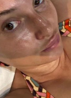 GIZZI ERSKINE NUDE