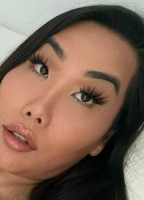 GIAGUNNOFFICIAL NUDE