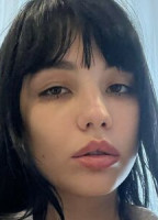 BELLA_LAY
