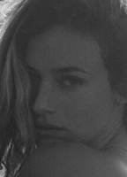 MIA C. BELL / MIA LARELLE
