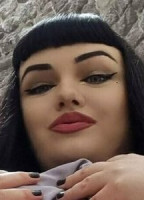 CURVYGOTHGF