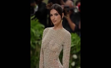 Emily Ratajkowski Nipple Slip