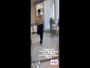 JoJo Levesque mirror selfie midriff