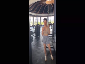 Jazzybum Gym Mirror Selfie