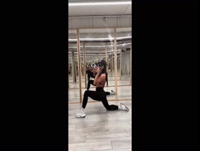 Leah Shutkever splits mirror selfie.