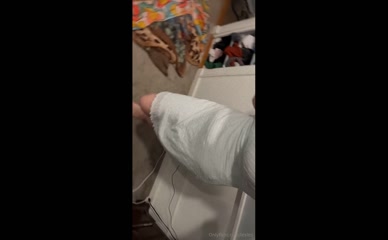 lexles massive: tits shown through thin shirt