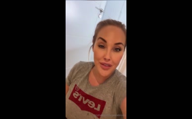 Lucy Anne Brooks: Tits and Ass Flash