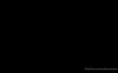 seafoamxsiren double teaming a cock