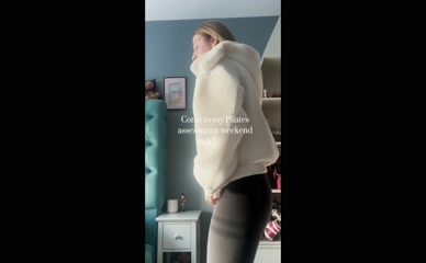 Daisy Campbell cameltoe leggings.