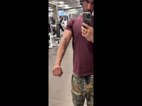 zanewalker flexing arm with extreme vascularity