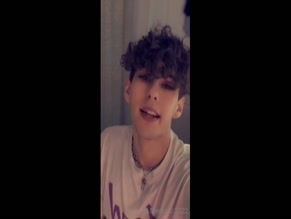 itsdamiankk shirtless dance.