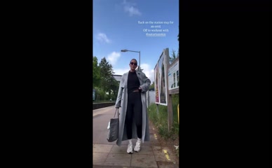 Frankie Bridge OOTD Train Station Flash