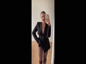 oliviadisneyy: shows cleavage and underwear